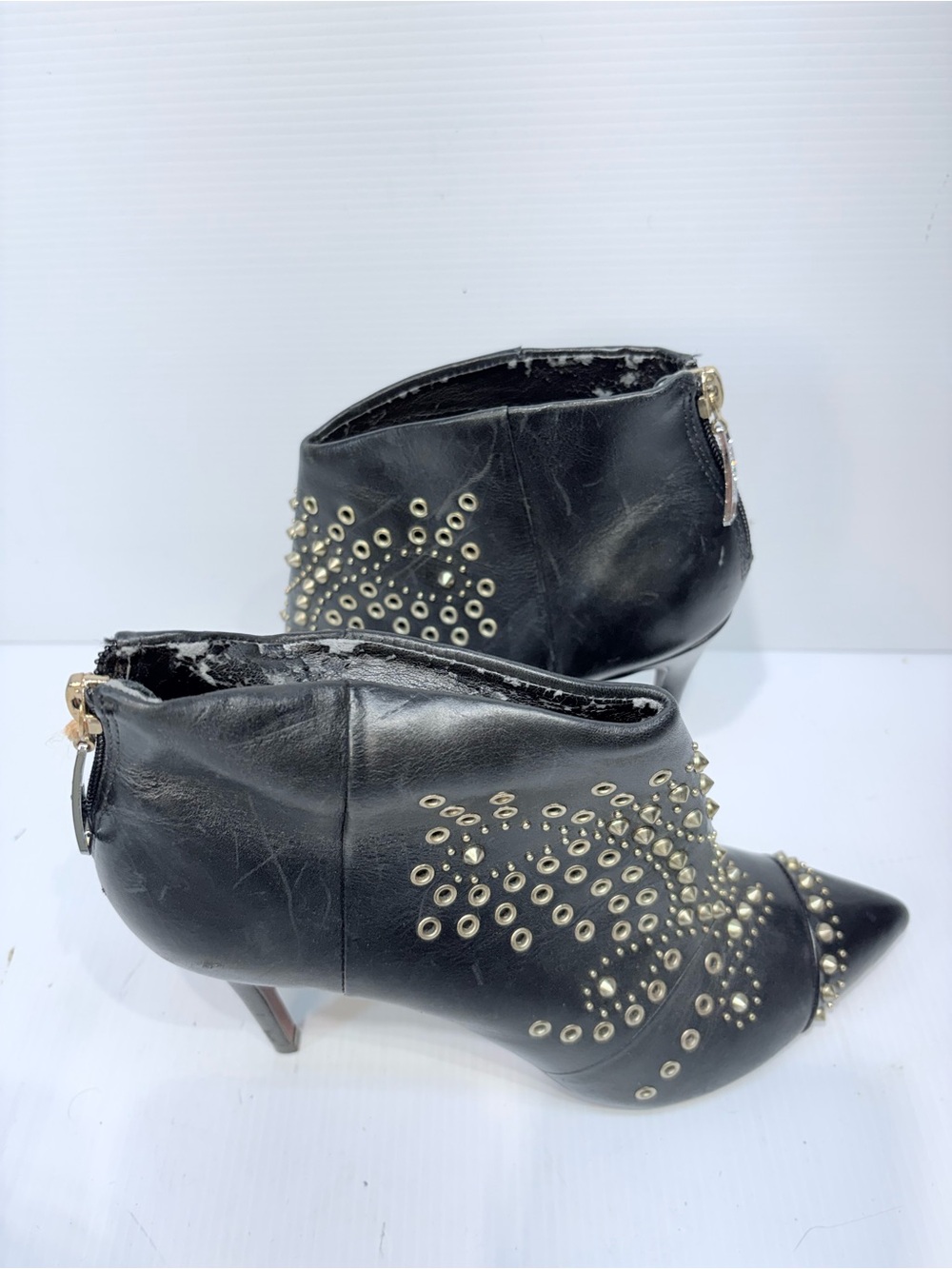 CARRANO Black Studded Pointed-Toe Ankle Booties - Women Size 7